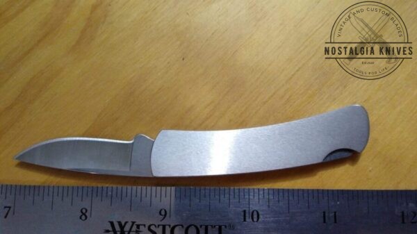 BUCK 525 Limited Edition Commemorative 100 Years 1902-2002 Knife with Original Wood Case Condition:[Used – like new] Collectible Knives cutlery