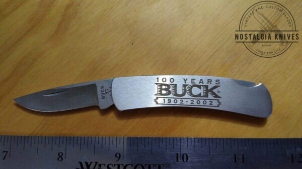 BUCK 525 Limited Edition Commemorative 100 Years 1902-2002 Knife with Original Wood Case Condition:[Used – like new] Collectible Knives cutlery