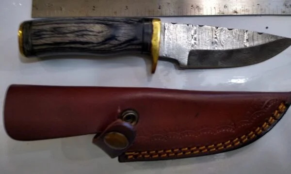 Handmade Damascus Pattern Fixed-Blade Straight-Back knife, with Belt Sheath. Collectible Knives cutlery