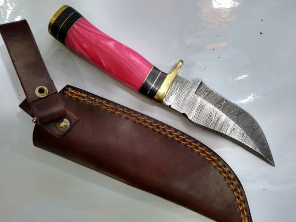 Handmade Damascus Pattern 8″ Fixed-Blade Clip-Point knife, with Belt Sheath[New – Unused]. Collectible Knives cutlery