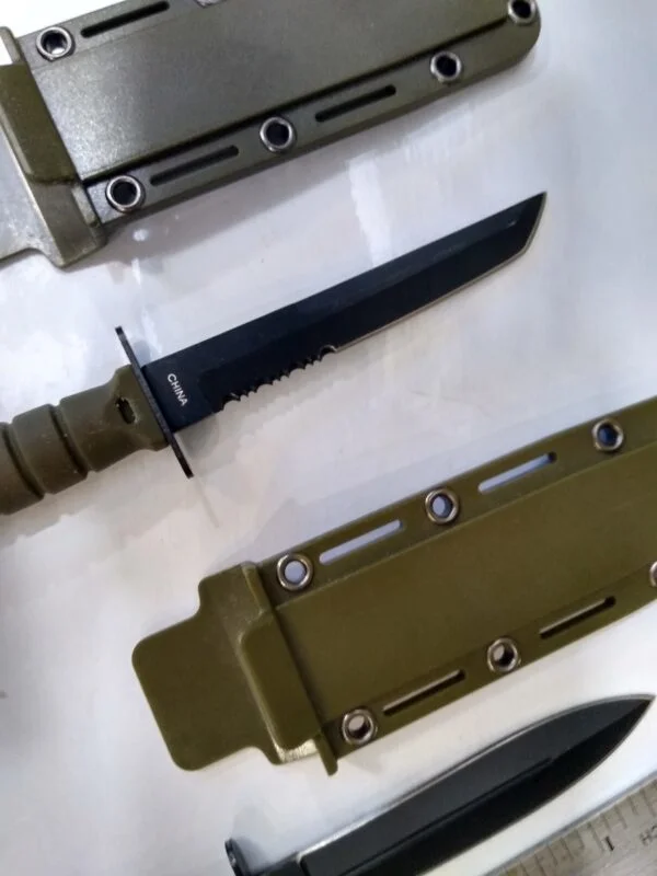 Two small tactical style boot knives with sheaths, 1 tanto and 1 dagger [Used – Excellent Cond.] Fixed-Blade cutlery