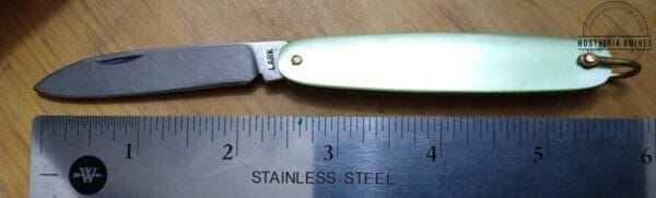 Vintage Single Blade Lark Pocket knife with brass bail – Light Green[Unused – Pristine Cond.] Collectible Knives cutlery