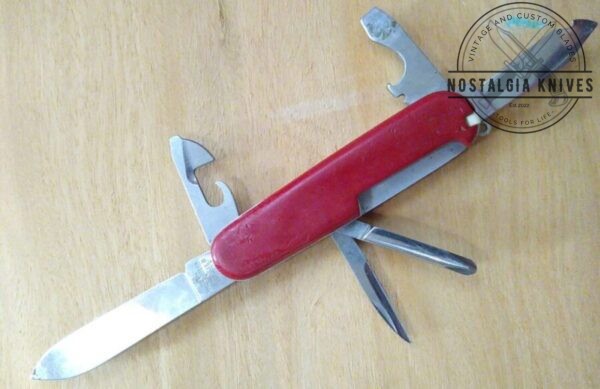 Victorinox Officer Suisse 6 blade – 12 Function Multi-tool Knife [Used – Near Mint]. Everyday Carry[EDC] cutlery