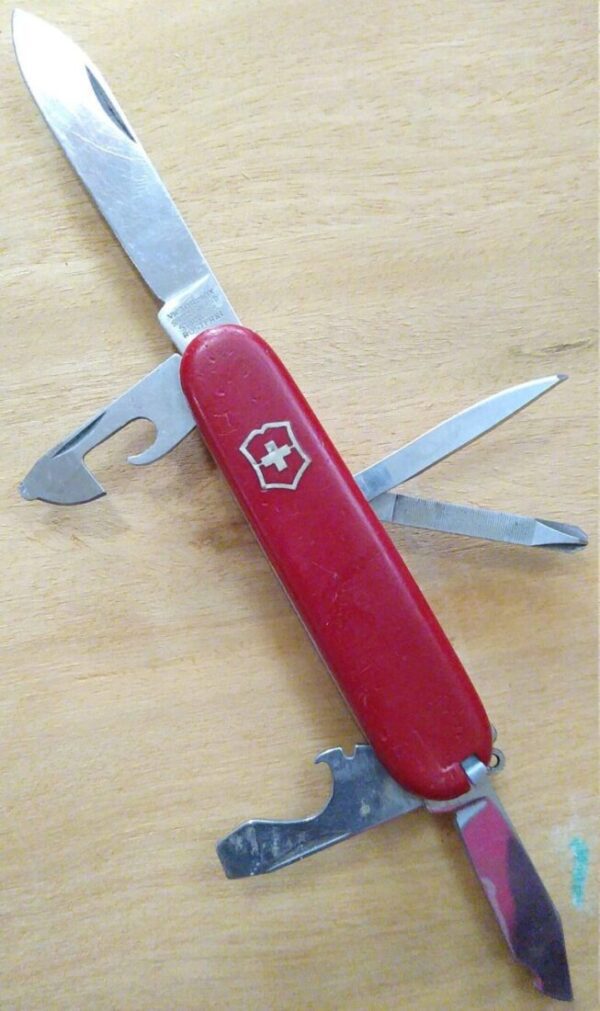 Victorinox Officer Suisse 6 blade – 12 Function Multi-tool Knife [Used – Near Mint]. Everyday Carry[EDC] cutlery