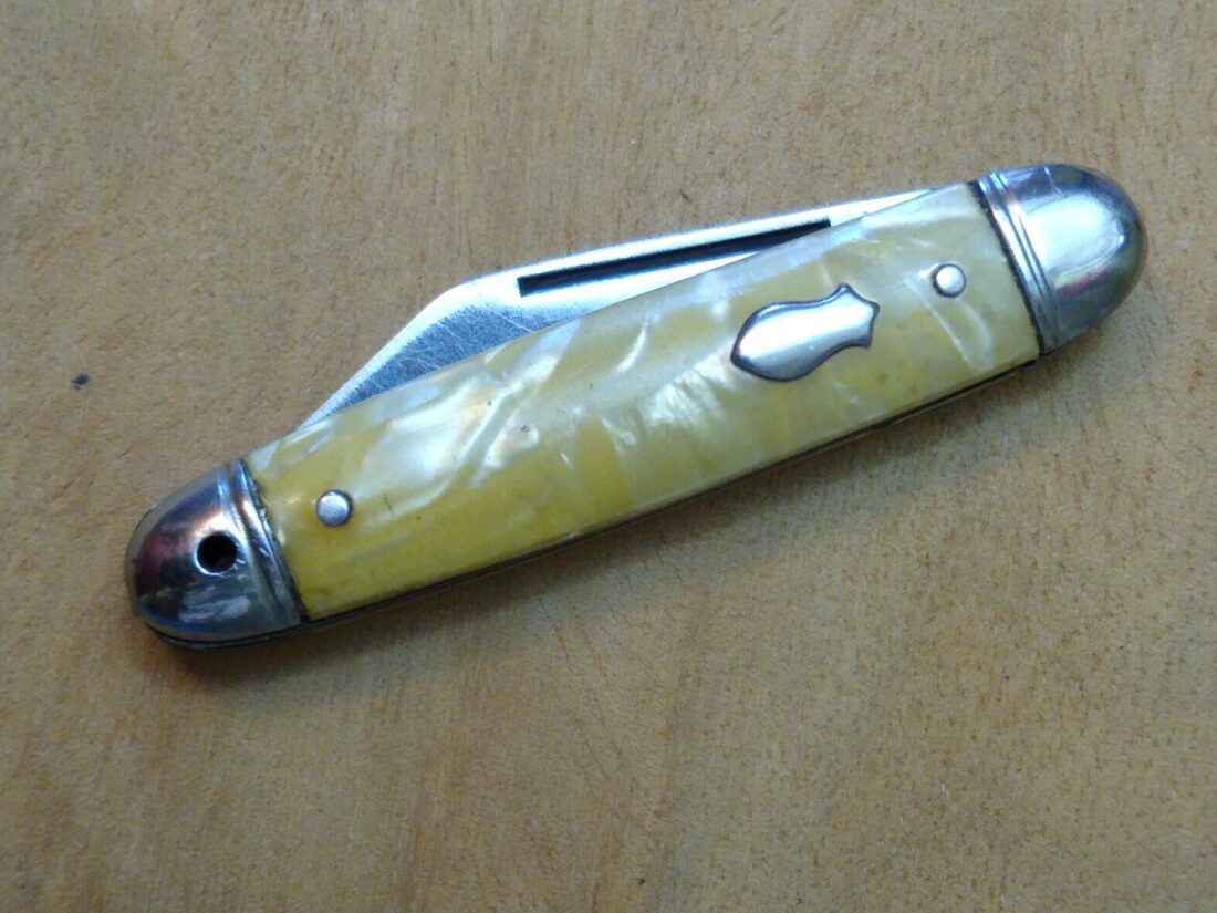 Imperial Yellow Collectible Vintage Folding Knives for sale