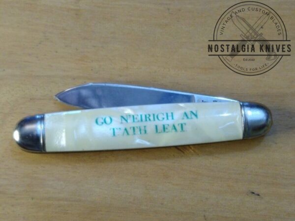 Vintage Imperial Gravity Lock/Trick Close Pocket Knife – Printing on Handle; “GO N’EIRIGH AN T’ATH LEAT” [Used – Pristine Cond.] Collectible Knives