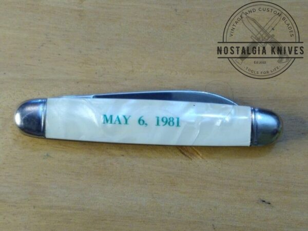 Vintage Imperial Gravity Lock/Trick Close Pocket Knife – Printing on Handle; “GO N’EIRIGH AN T’ATH LEAT” [Used – Pristine Cond.] Collectible Knives