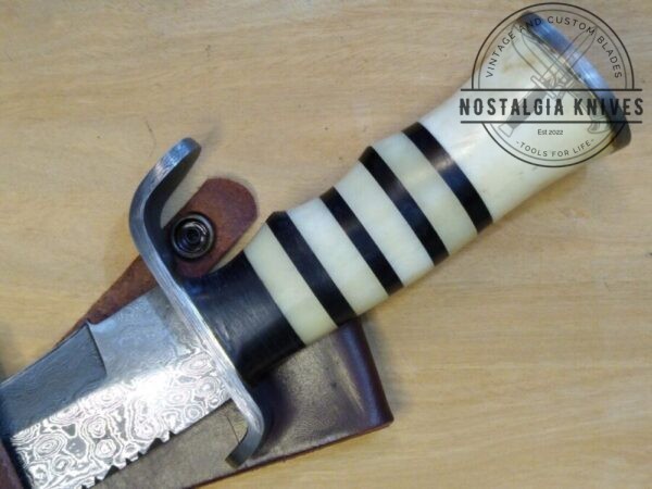 Damascus 15″ kukri with Damascus guard and butt cap. Handmade in TX, USA – New Leather Belt Sheath, with that new leather smell.. =] [Unused – Pristine Cond.] Collectible Knives cutlery