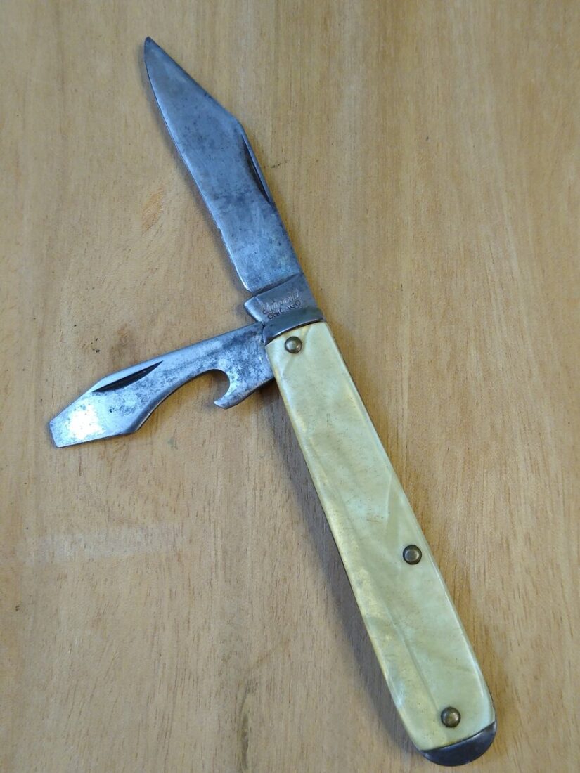 Vintage Rare AutoPoint 2 Blade Pocket Knife with Yellow Pearl Handle