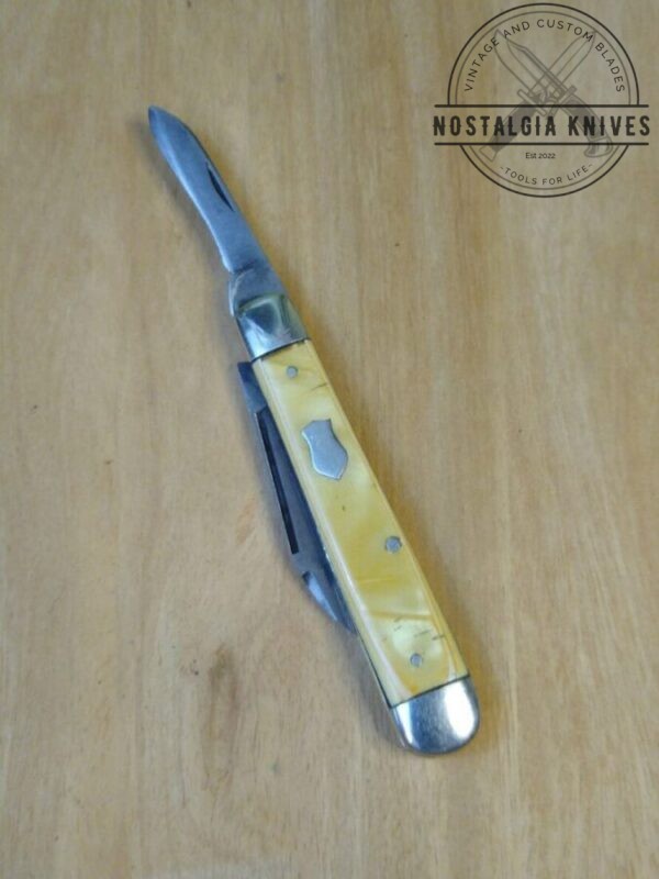 Vintage Comanche 2 Blade pocket knife with Mother Of Pearl Celluloid Scales [Used – Near Mint Cond.] Collectible Knives