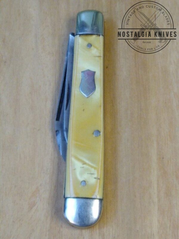 Vintage Comanche 2 Blade pocket knife with Mother Of Pearl Celluloid Scales [Used – Near Mint Cond.] Collectible Knives