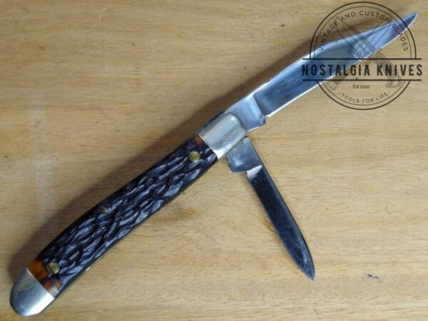 Vintage Kutmaster Utica, NY, Medium 2 Blade Jack-knife with Jigged Delrin Scales, Brass Liners and Pins [Unused – Pristine Cond.] Collectible Knives