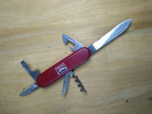 Victorinox Swiss Army 'Marlboro Promo' 6 Blade Pocket Knife w/ 12 functions [Used - Mint Cond.]