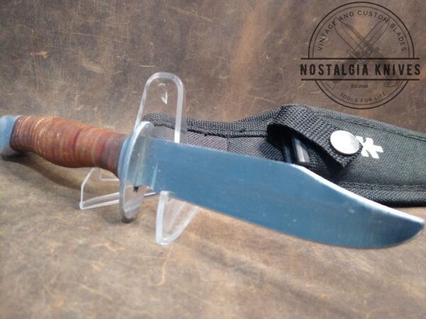 SwissTech 7.5″ Fixed-Blade Hunting/Skinner with belt sheath. Fixed-Blade cutlery